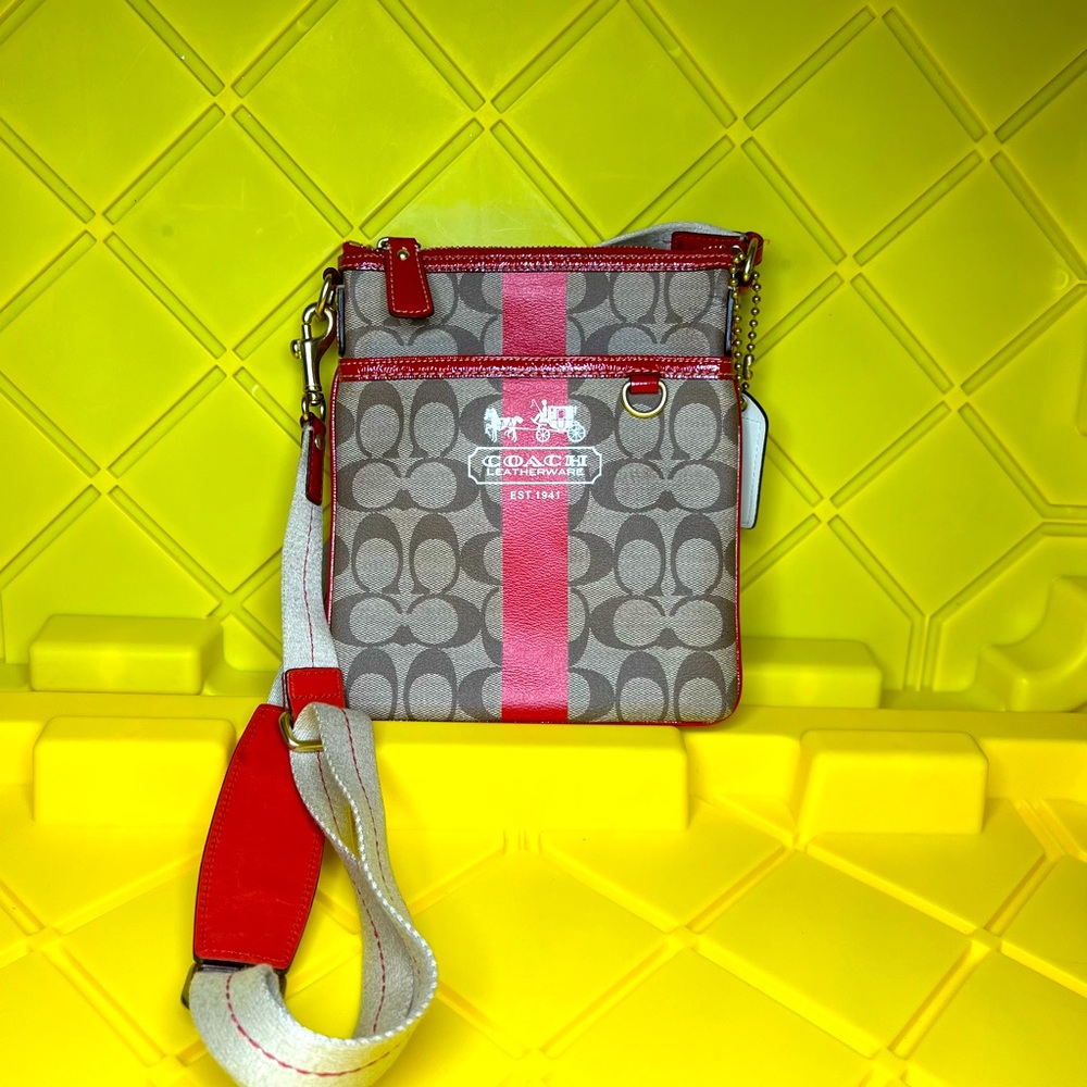 COACH SIGNATURE Crossbody Red w/COA